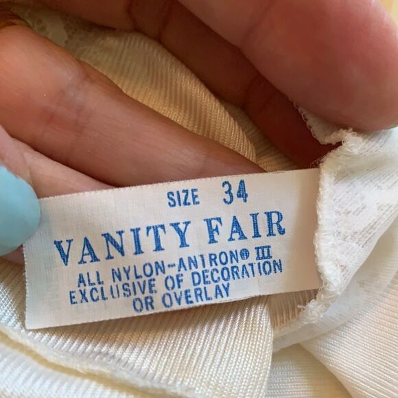 Vtg Vanity Fair creamy white lace front full slip - Picture 9 of 11